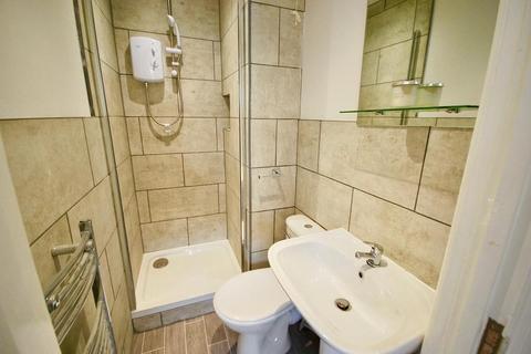 5 bedroom terraced house to rent, Boscombe Street, Rusholme, Manchester, M14 7PG