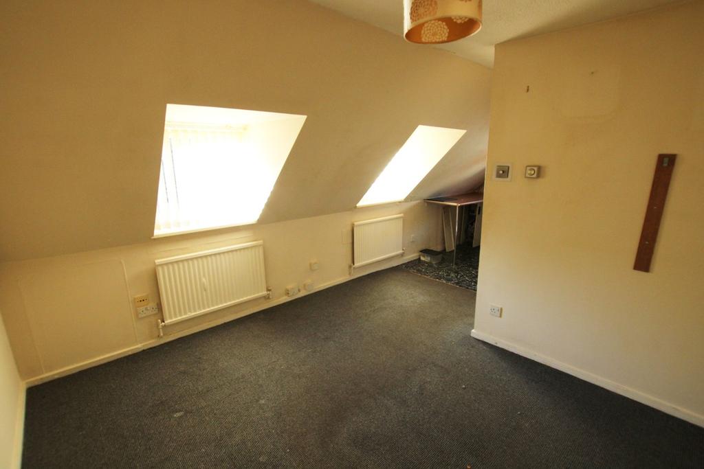 Halliday Close, Birchwood... 1 bed flat £60,000