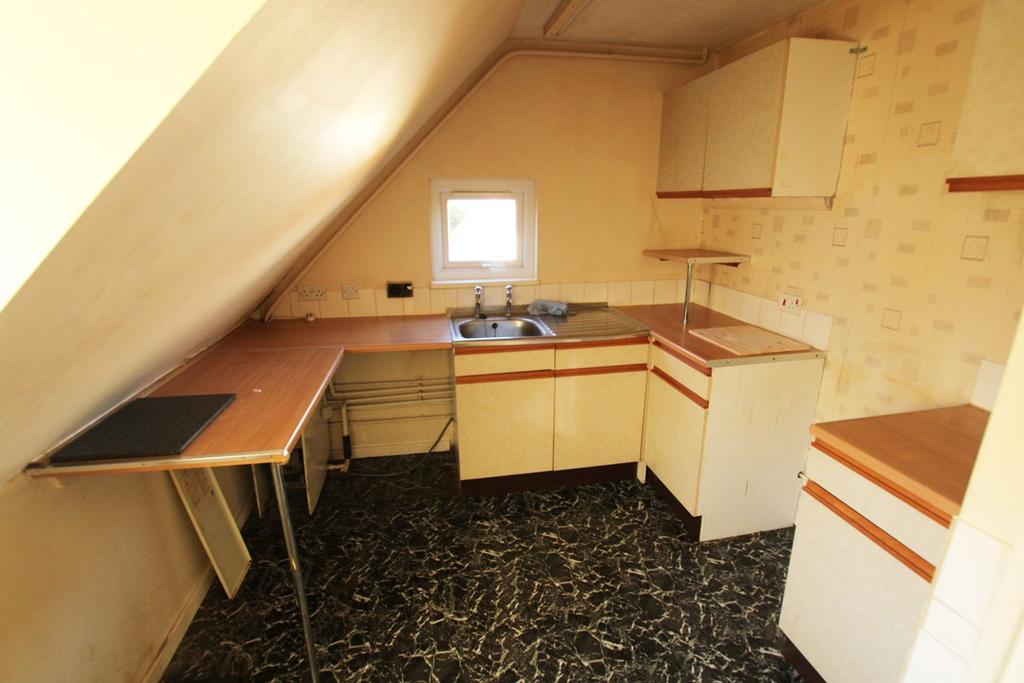 Halliday Close, Birchwood... 1 bed flat £60,000