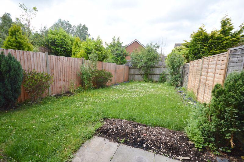 Melford Close, Oakley Vale, Corby 3 bed semidetached house £900 pcm