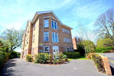 2 bedroom apartment to rent, Wellington Road, Bournemouth BH8