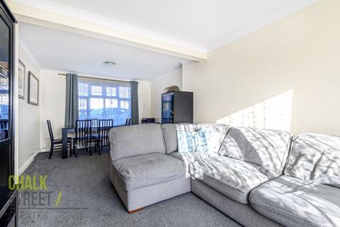 48 Daventry Road, Romford, RM3 7QT