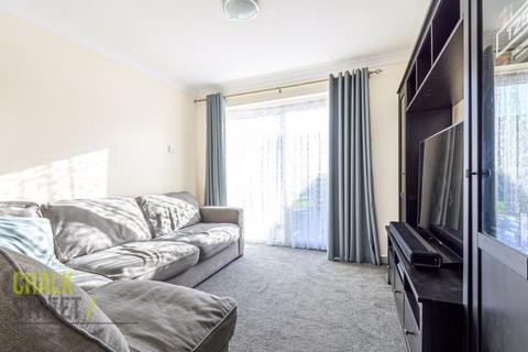 48 Daventry Road, Romford, RM3 7QT