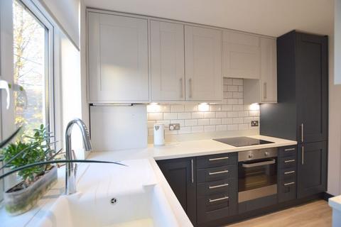 2 bedroom maisonette to rent, Courtlands Drive, Watford