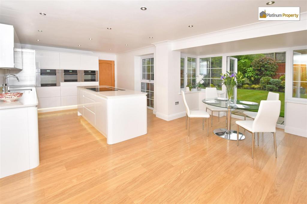 Open plan dining kitchen