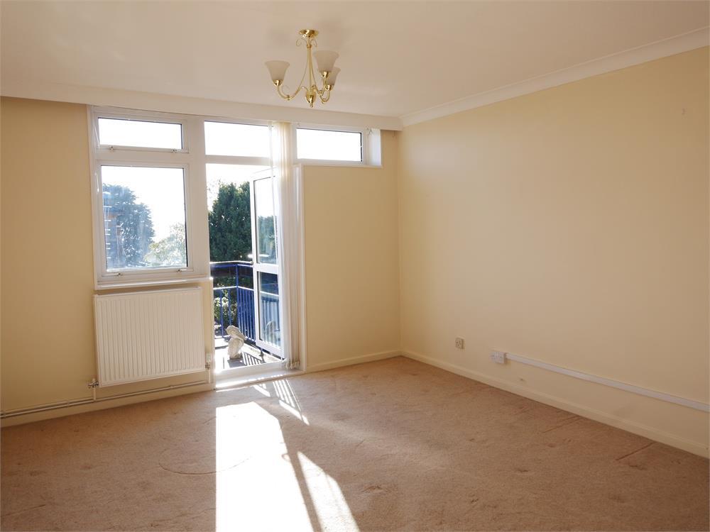 Bradford Place, Penarth 2 bed apartment £725 pcm (£167 pw)