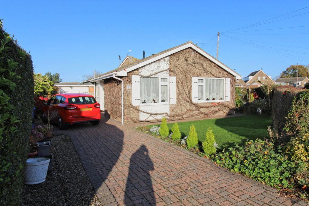 Hall Road, Sproatley 2 bed detached bungalow £250,000
