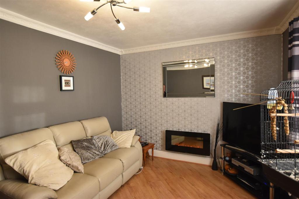 North Road, Withernsea 3 bed terraced house £145,000