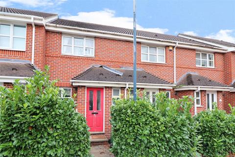 2 Lowry Close, Erith, DA8 1PN
