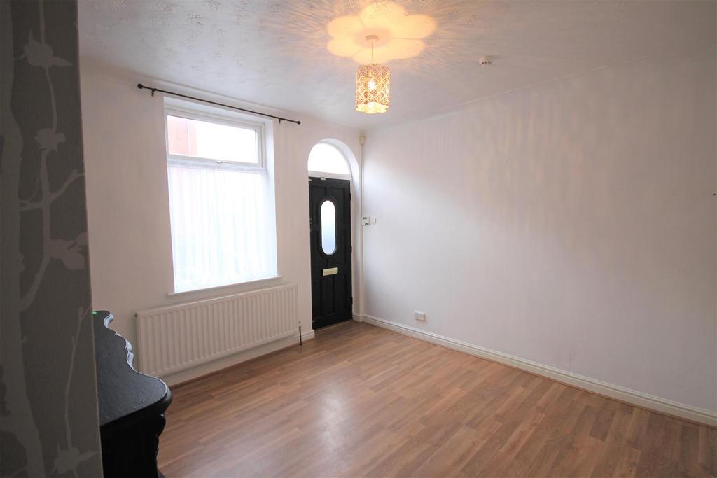 Garden Street, Eccles, Manchester 2 bed terraced house £750 pcm (£173 pw)