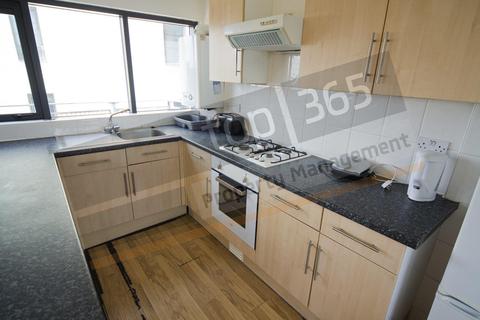 6 bedroom penthouse to rent - Derby Road, Nottingham, NG7 1LR