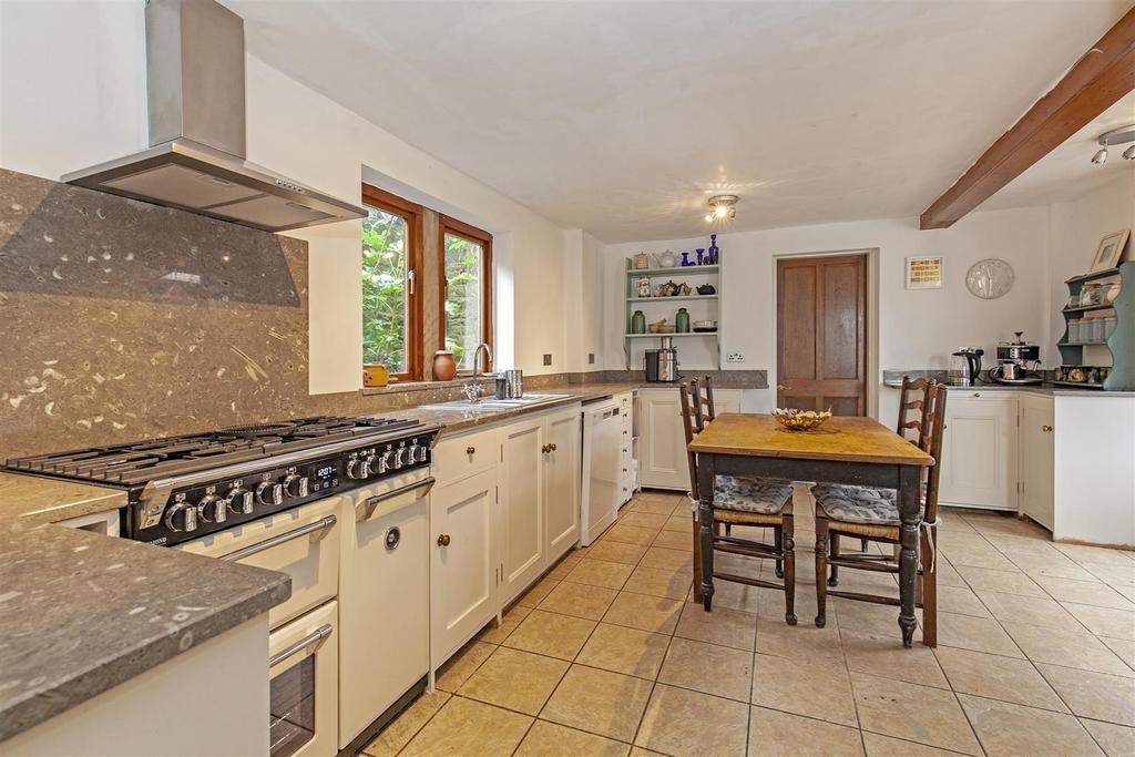 Kitchen-3.jpg