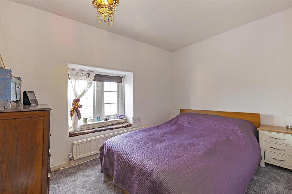 Bedroom 1-1.jpg