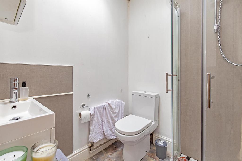 Apartment Shower Room-.jpg