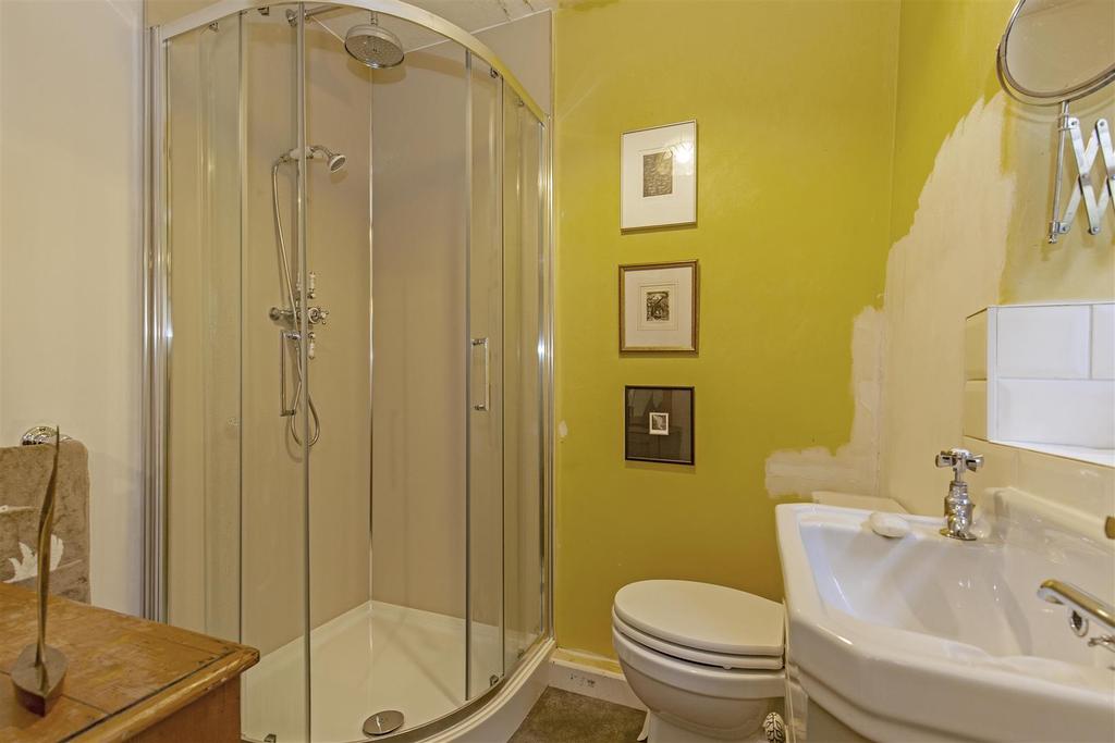 Bedroom 1 En Suite-1.jpg