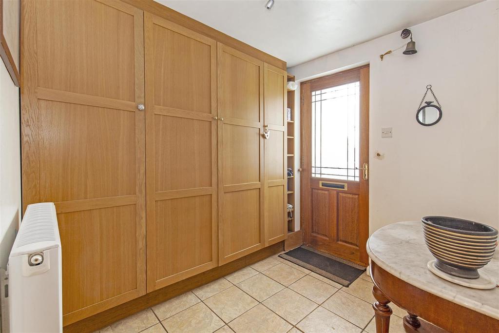 Entrance Hall-1.jpg
