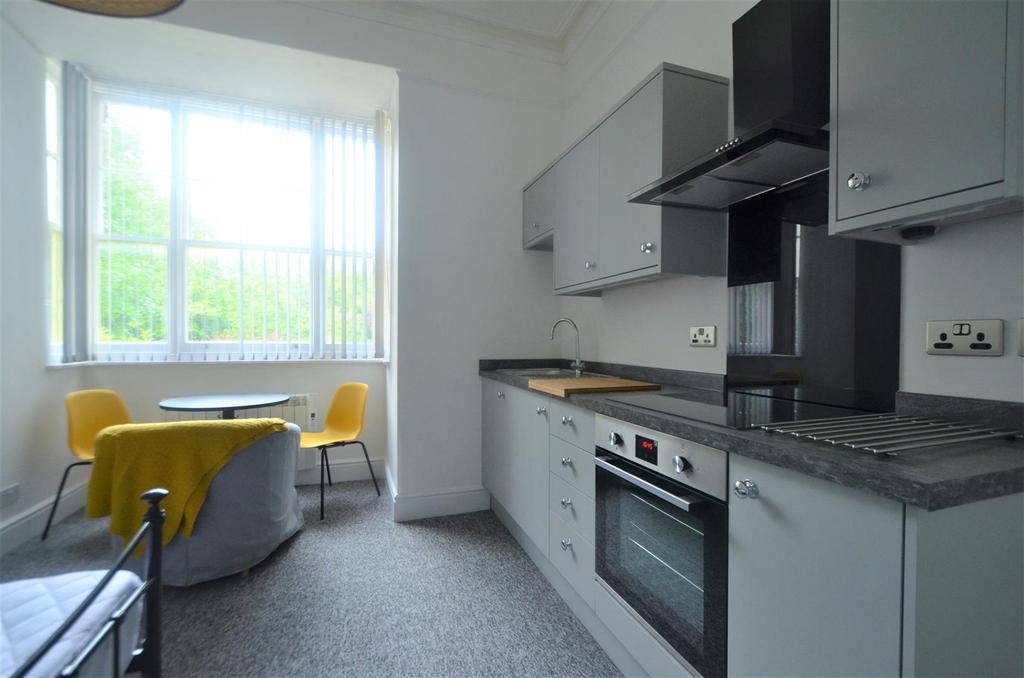 Flat2, 16 Ebberley Lawn, Barnstaple 1 bed flat £495 pcm (£114 pw)