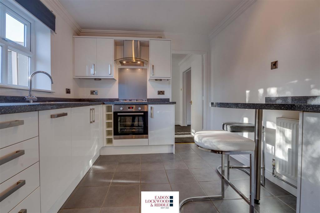 Kitchen Dine 2.jpg