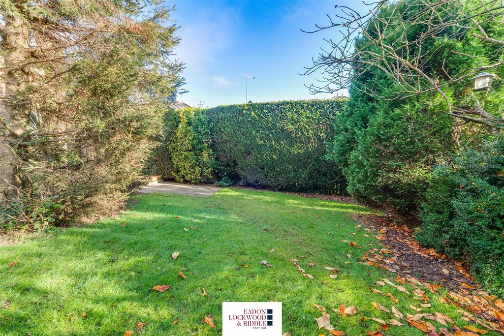 Rear Garden 1.jpg