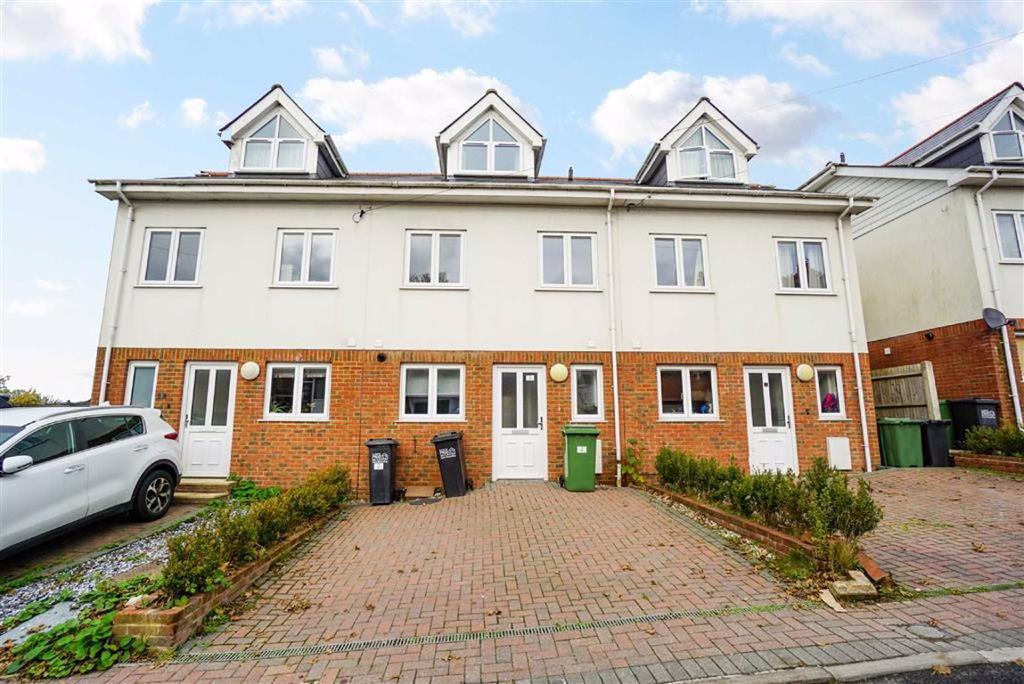 Fairlight Road, Hastings, East Sussex 4 bed terraced house £315,000