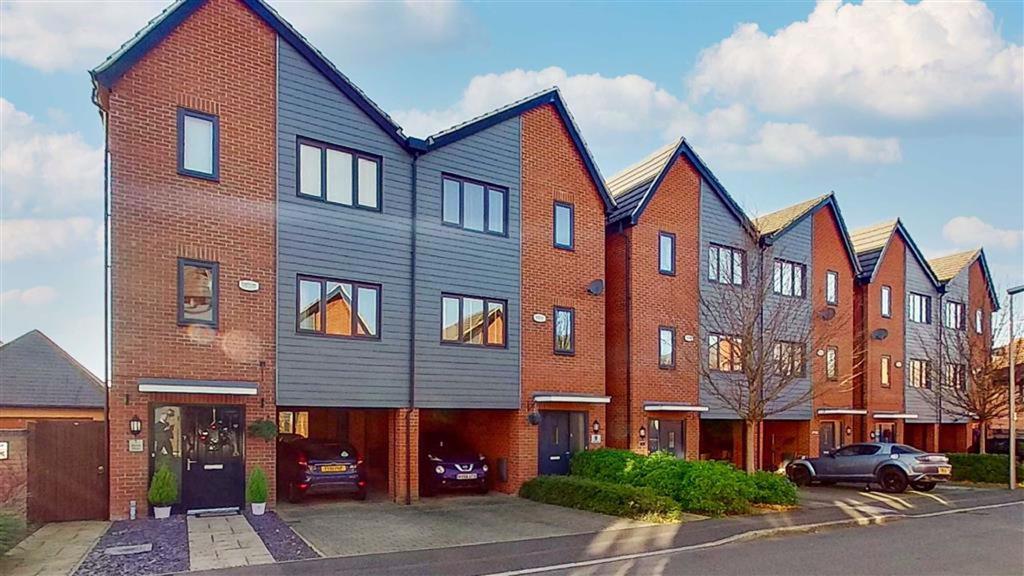 Harley Drive, Walton, Milton Keynes 4 bed townhouse £419,995