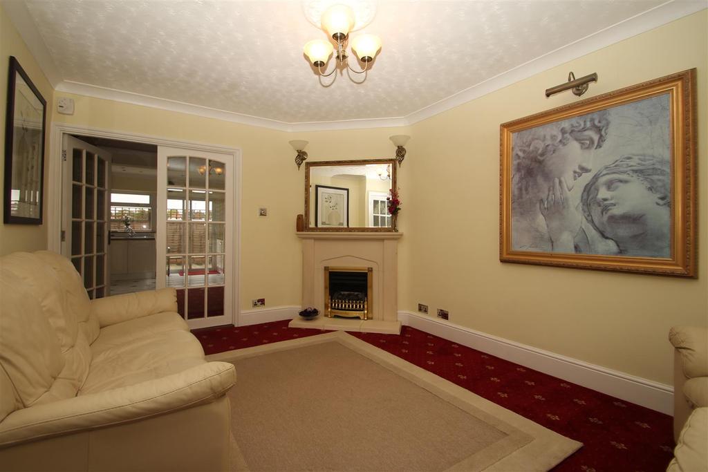 Langley Avenue, Hemel Hempstead 2 bed house £1,150 pcm (£265 pw)