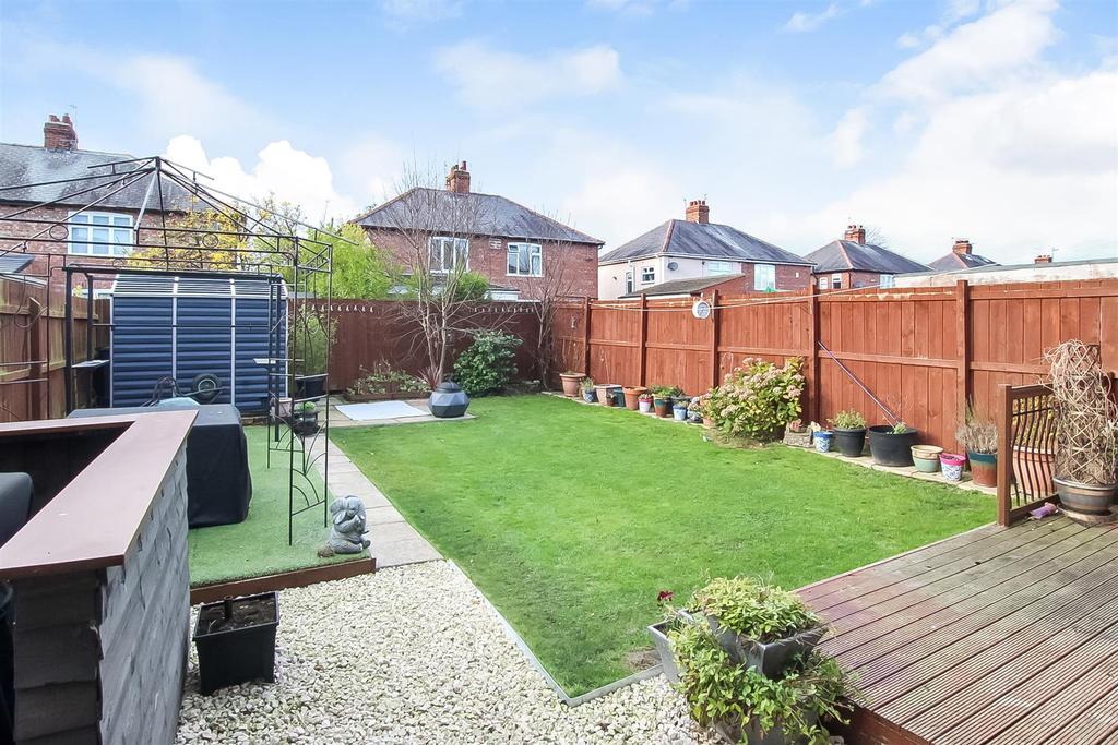 Estoril Road, Darlington 4 bed semidetached house £179,950