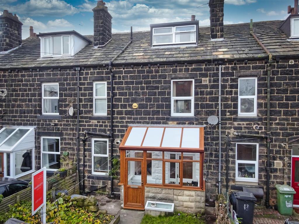East View, Yeadon 4 bed terraced house £795 pcm (£183 pw)