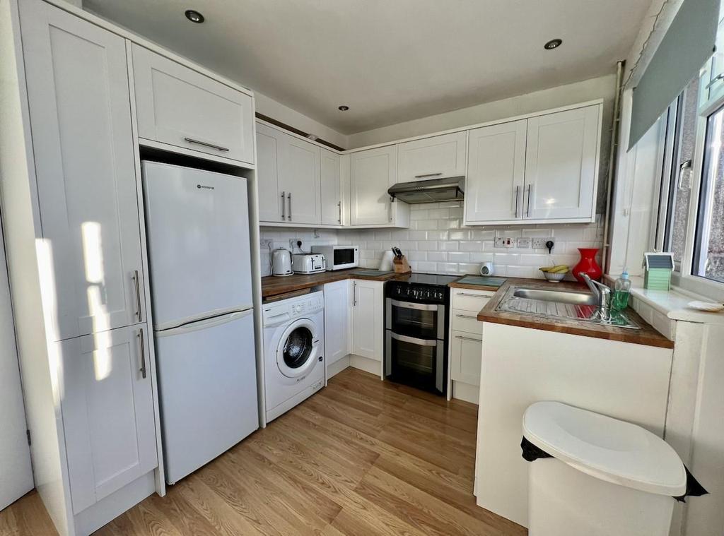 Woodcote, Killay, Swansea 3 bed semidetached house for sale £209,950