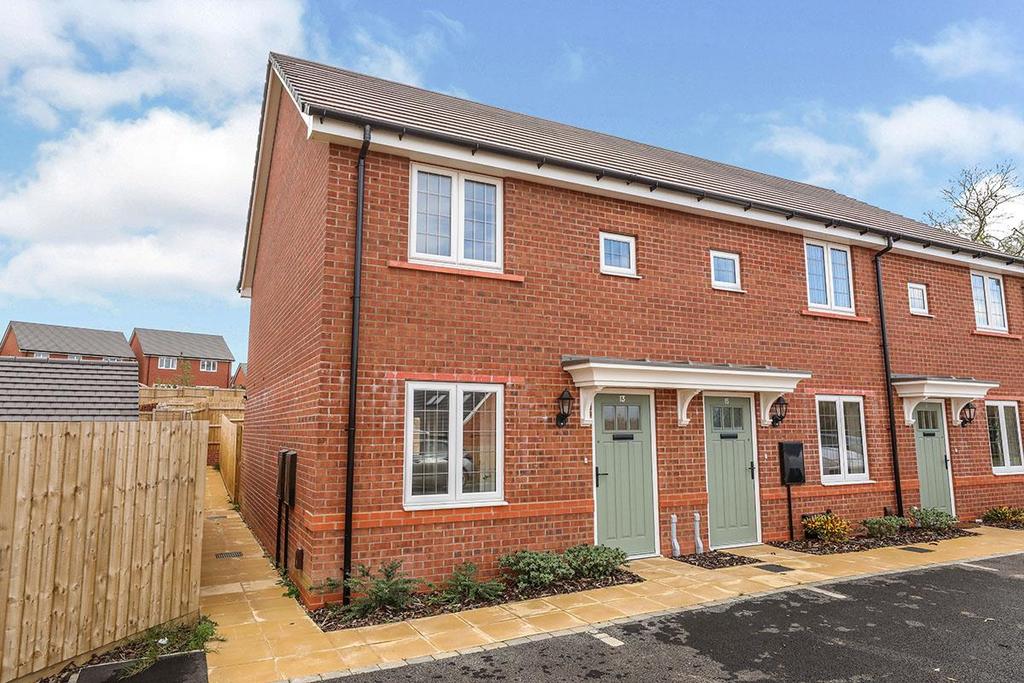 Quency Avenue, Bushby 3 bed semidetached house £189,375