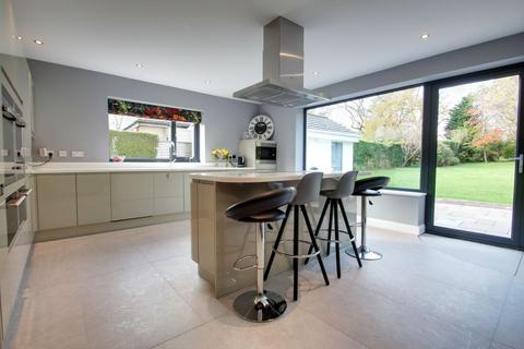 31 Broomfield, Adel, Leeds, LS16 6AE