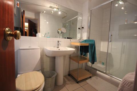 116 Britten Close, London, NW11 7HW