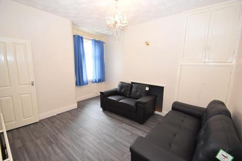 4 bedroom terraced house to rent, Hibbert Street, Rusholme, M14 5WR