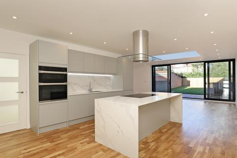 178 Carlyle Road, London, W5 4BJ