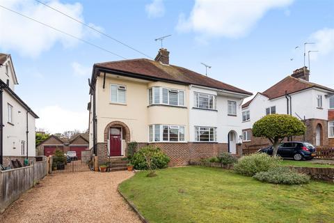 3 bedroom semi-detached house to rent, Woodbury Avenue, Petersfield, GU32