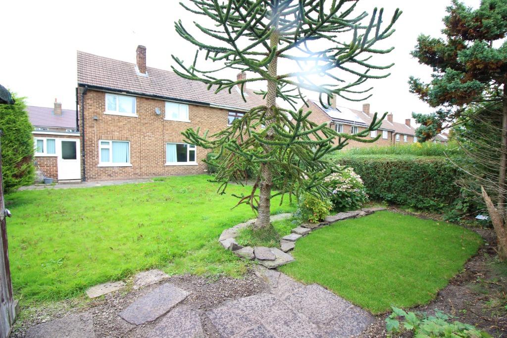 Parker Crescent, Ormskirk, L39 3 bed semidetached house £825 pcm (£