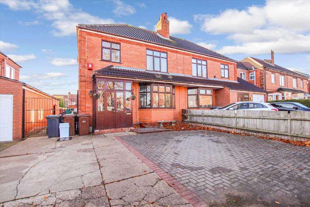 Ruskin Avenue, Lincoln, Lincoln 3 bed semidetached house £260,000