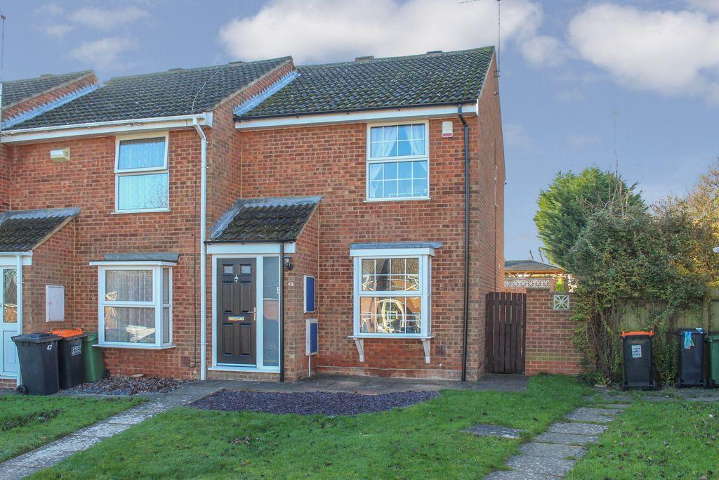 Lomond Drive, Linslade, Leighton Buzzard LU7 2XH 2 bed end of terrace