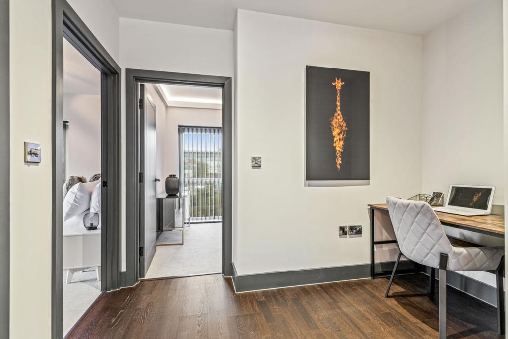 Spindle Close, Hawkinge, CT18 2 bed flat £295,000