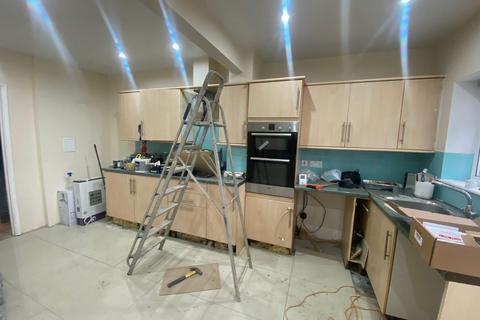 3 bedroom bungalow to rent, Yeading Gardens, UB4
