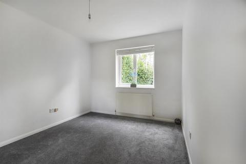 2 bedroom flat to rent, Romney Court