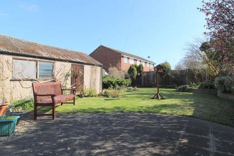 33 Hamilton Road, Feltham, TW13 4PP