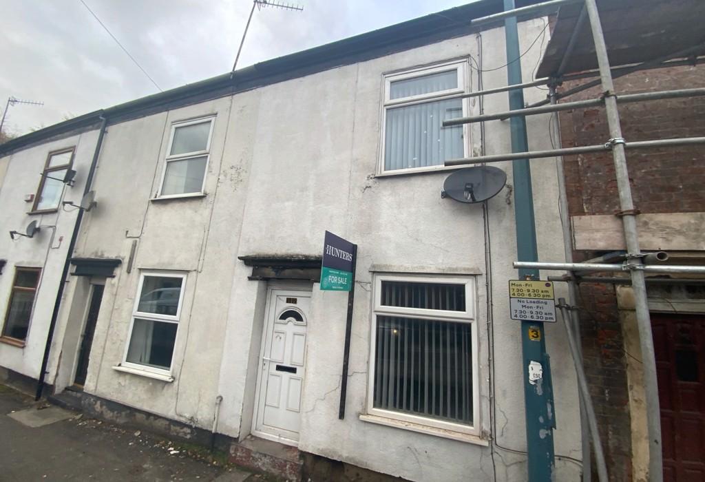 Huddersfield Road, Stalybridge, Greater Manchester 2 bed terraced house