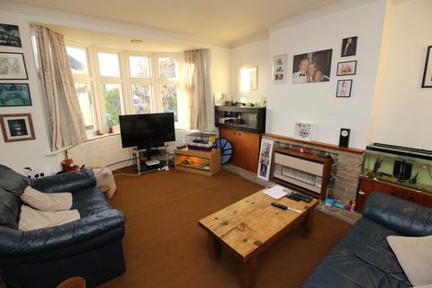 24 Ruskin Drive, Worcester Park, KT4 8LH