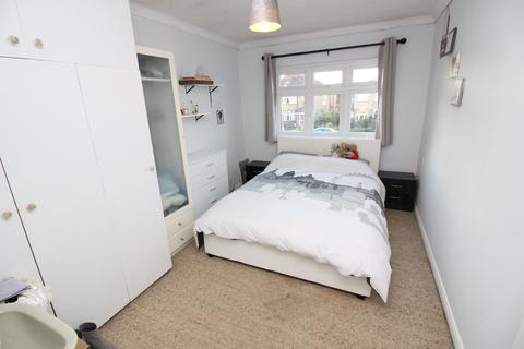 24 Ruskin Drive, Worcester Park, KT4 8LH