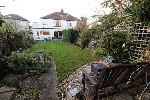 24 Ruskin Drive, Worcester Park, KT4 8LH