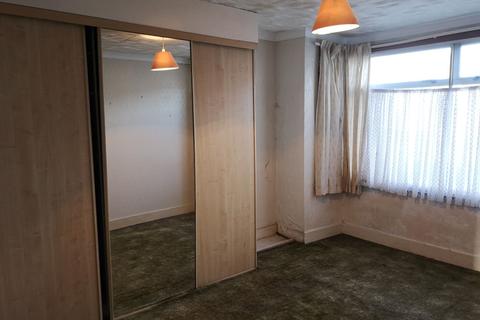 142 Heath Park Road, Heath Park, Romford, RM2 5XL