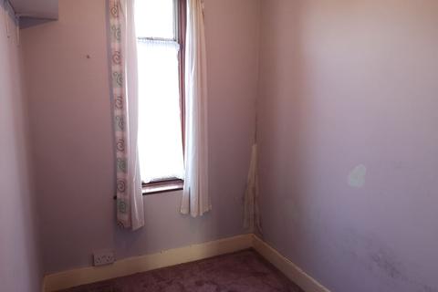 142 Heath Park Road, Heath Park, Romford, RM2 5XL