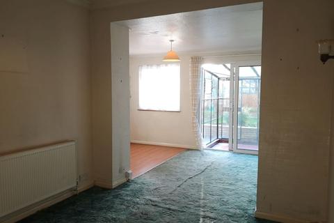 142 Heath Park Road, Heath Park, Romford, RM2 5XL