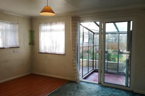 142 Heath Park Road, Heath Park, Romford, RM2 5XL